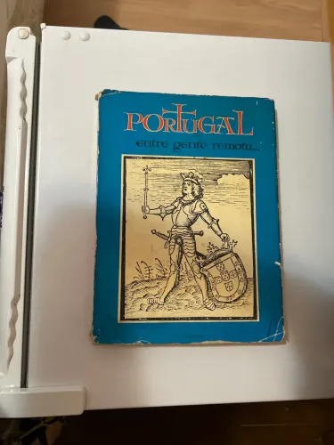 Livro Portugal entre gente remota