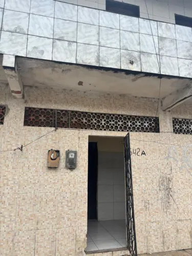 Alugo casa pequena