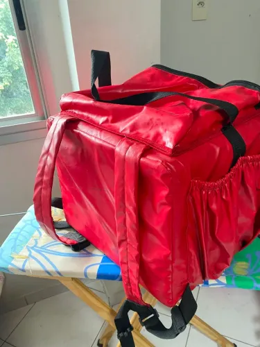 Bag térmica com fita aluminizada - R$ 175