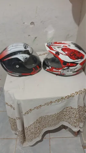 2 capacetes semi novos pra vender no precinho