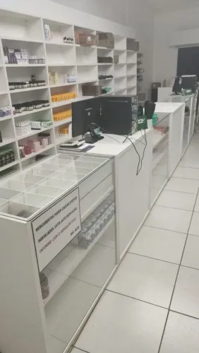  Loja Completa: Móveis para Farmácia / Drogaria (Perfeito Estado)