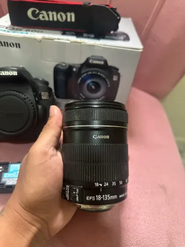 Lente cânon ef 18-135mm is!! Perfeita para esportes e eventos!! Leia a descrição!!