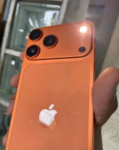 Vendo iPhone XR na carcaça do iPhone 17 pro ótimo estado Face ID ok tudo ok