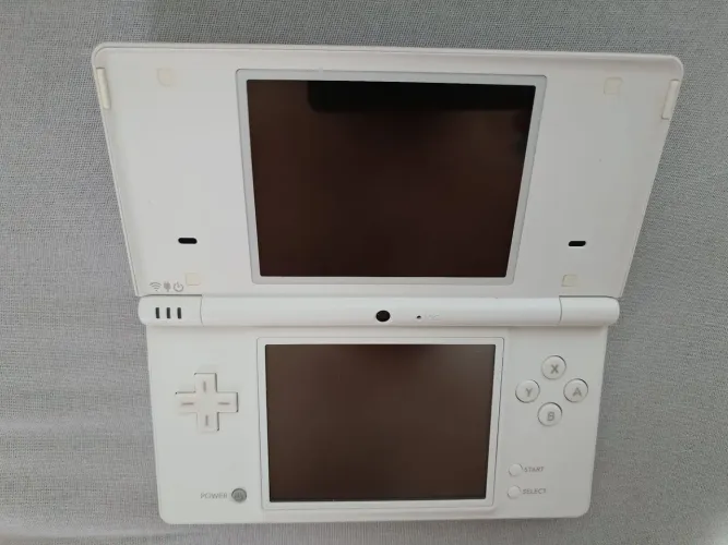 Nintendo DSI
