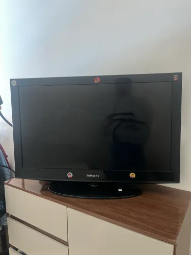 TV Samsung 32 polegadas com defeito na tela - funcionando