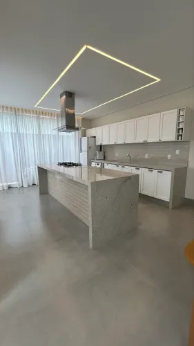 Vendo casa nova sobrado na 110 Sul