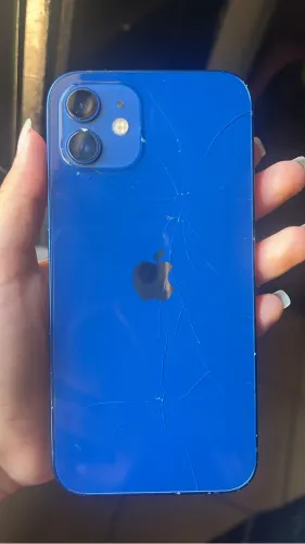 iPhone 12 com a traseira trincada, 64GB