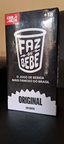 Vendo jogo de cartas Faz ou Bebe Original original, com 200 cartas.