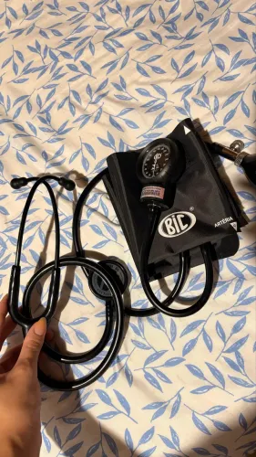 Kit Bic Estetoscópio + Esfigmomanômetro