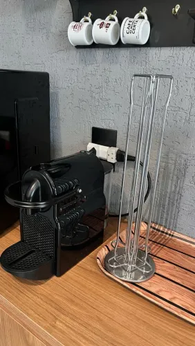 Cafeteira NESPRESSO PRETA