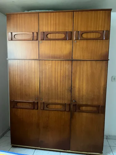 Guarda-roupa grande - 3 portas com maleiro - Bom espaço interno