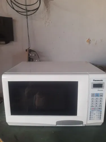 Microondas Panasonic Piccolo 22 L