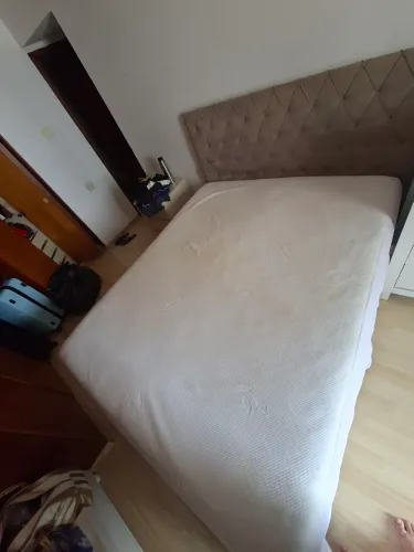 Vendo Conjunto Cabeceira e cama Queen 