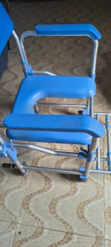 Cadeira de banho muito nova