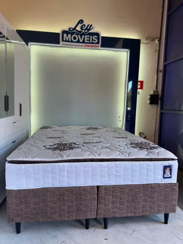 Cama Queen Size com Pillow