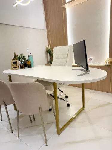 MESA PARA CONSULTÓRIO EM MDF