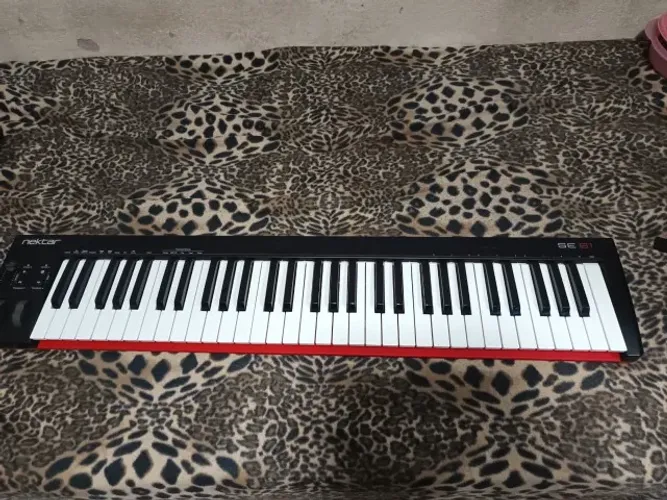 Teclado Controlador MIDI Nektar SE61 61 Teclas USB Perfeito