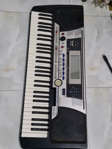 Teclado Yamaha PSR-550