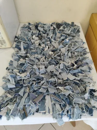 Jogo de 4 tapetes para quarto em retalhos de jeans