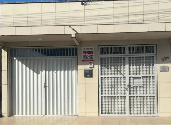 Imóvel para venda possui 168 metros quadrados com 2 quartos em Quintino Cunha - Fortaleza