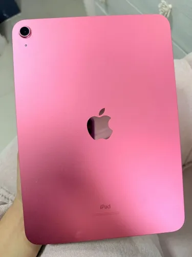 iPad, 10, 64 gigabytes