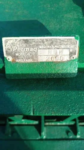 Máquina de Fazer Blocos de Concreto - Permaq MBM-050