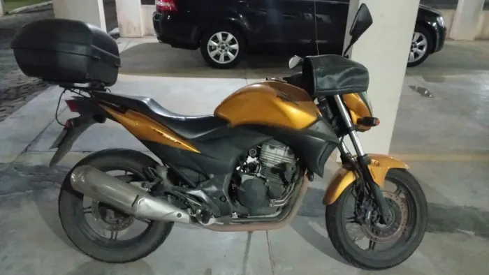 MOTO CB 300
