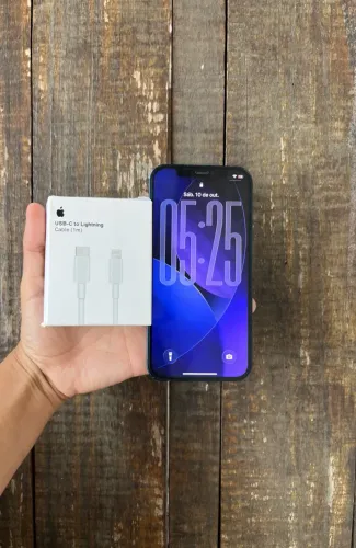 iPhone 12, 128gb. Ainda 100% original. Bateria em 85% e Face ID ok. Acompanha cabo