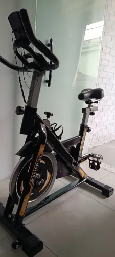 Bicicleta Ergométrica Spinning 15kg