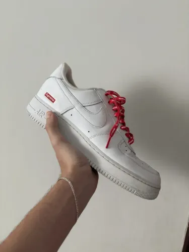 Tênis Supreme x Nike Air Force 1 Low Box Logo White - 42 - Usado