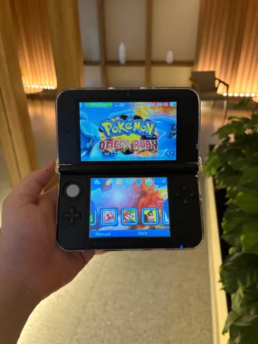 Nintendo 3ds Xl com muitos jogos como Pokémon Mario Zelda