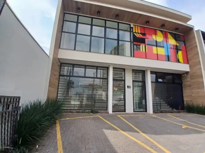 Loja comercial para alugar no Centro de Londrina com 80m², próximo à Avenida Maringá