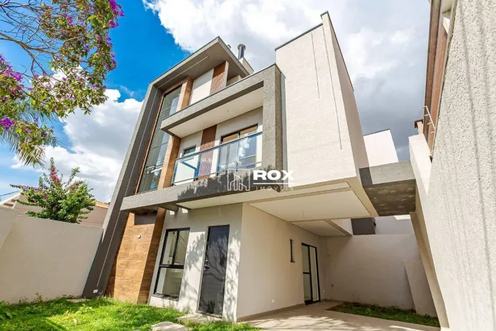 Sobrado tríplex de alto padrão com terraço e 3 quartos à venda, 119 m² por R$ 990.000 - No