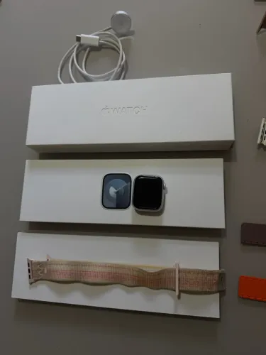 Apple Watch Series 9 - 41mm | Impecável + 10 Pulseiras (Inclui Pulseira Nike Exclusiva!)