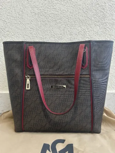 Bolsa de ombro Monograma Nova e Sem Uso