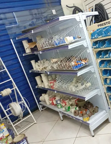 gôndola de aço branca - estante de exposição com dois lados