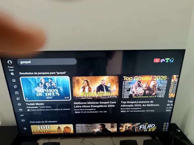 Smart Android 43 wi-fi AOC todos Apps podendo baixar mais apps e filmes controle e pés