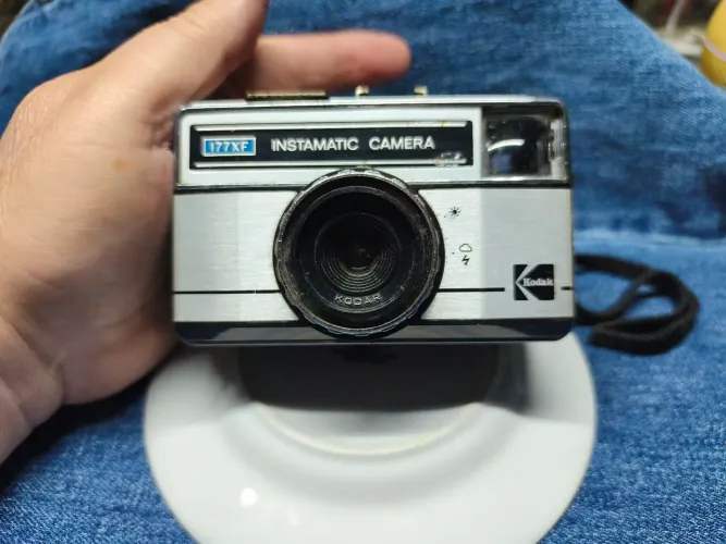 Máquina fotográfica Kodak vintage 177xf