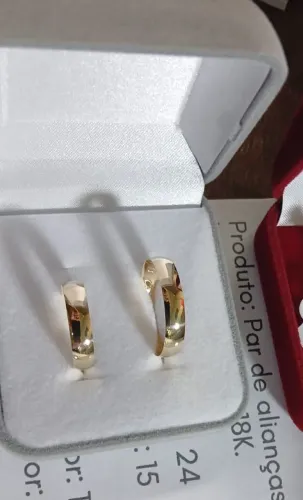 Par de alianças de ouro 18k 