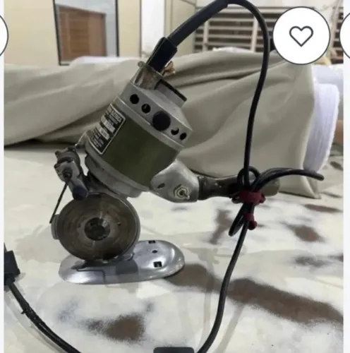 Máquina de cortar tecido