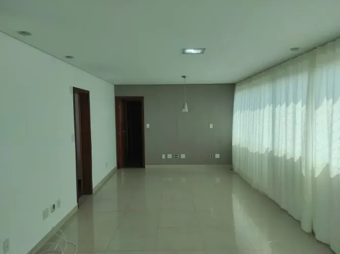 Imóvel para aluguel com 90 metros quadrados com 3 quartos