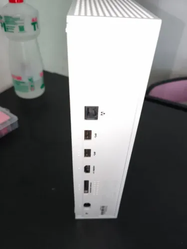 Vendo XBOX SERIES S POUCO TEMPO DE USO 