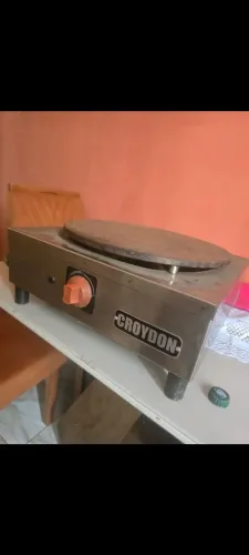 Vendo chapa crepes  valor 500 ela grande usada