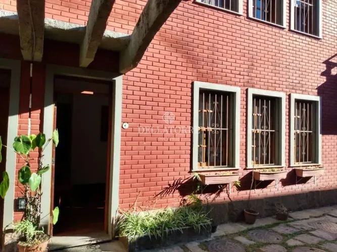 Casa com 5 dormitórios - Alto - Teresópolis/RJ