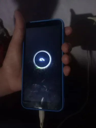 Vende para concerto celular tá com display quebrado e o botão de ligar