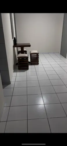 Mesa compacta pra área de churrasco