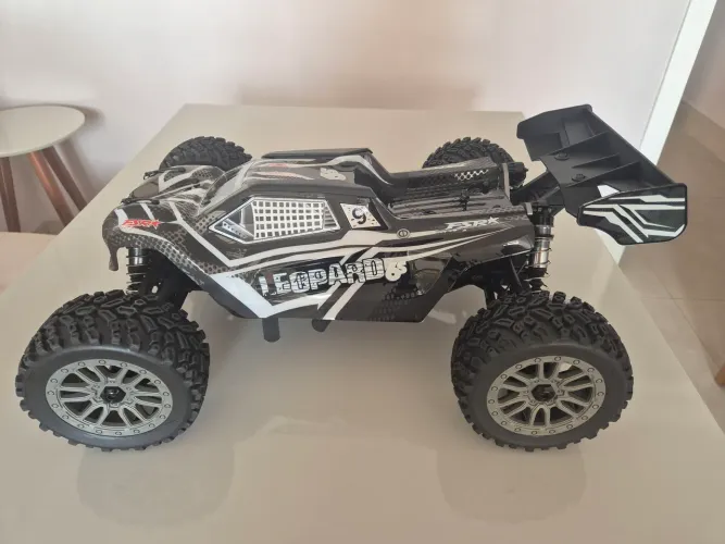 Carrinho de Controle Remoto Leopard 6s 4wd 110km/h Rc 1/8 - Não aceito troca.