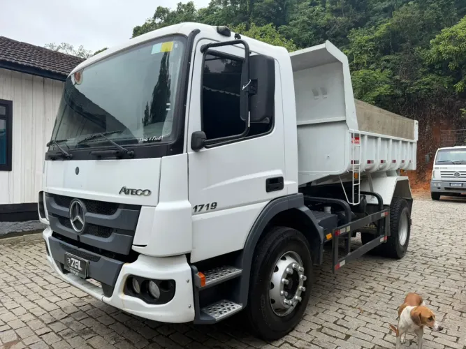 MB ATEGO 1719 BASCULANTE