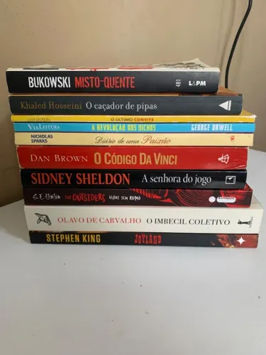 Kindle 11a geração + 10 livros físicos - ótimo estado