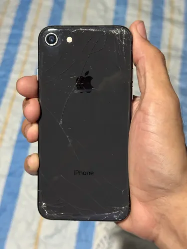iPhone 8 64gb trincado